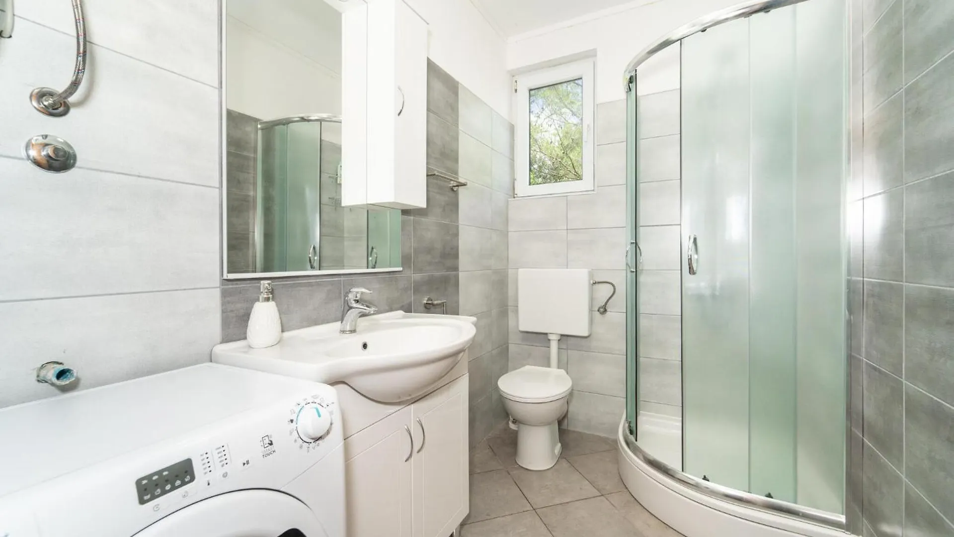 Beautiful Apartment In Pridraga With Wifi