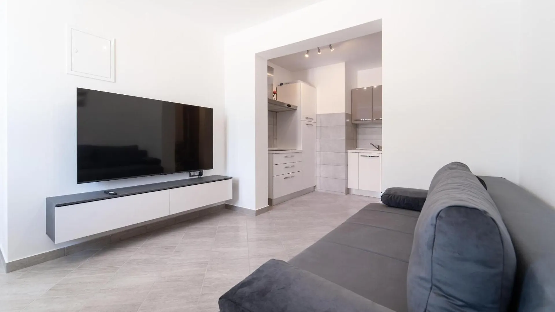 Beautiful Apartment In Pridraga With Wifi