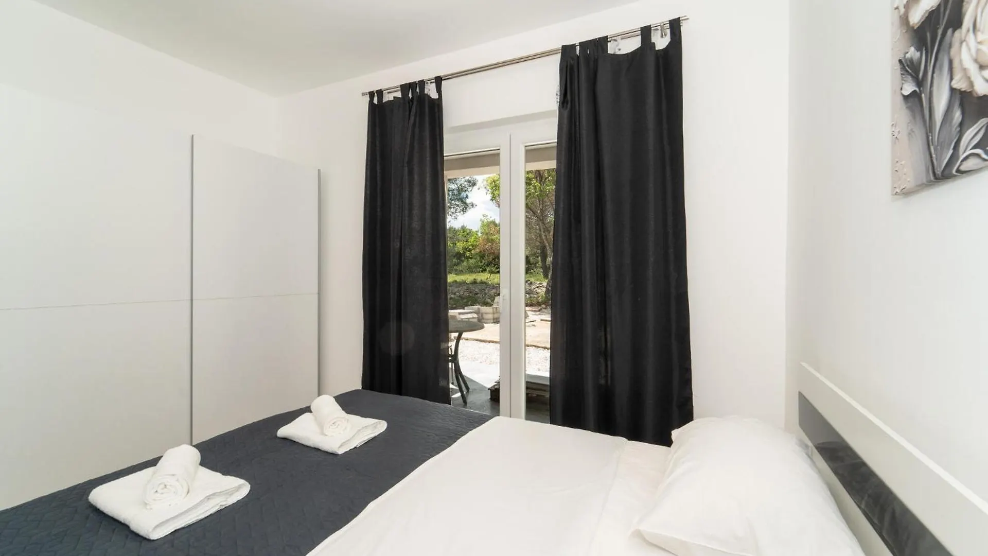 Beautiful Apartment In Pridraga With Wifi